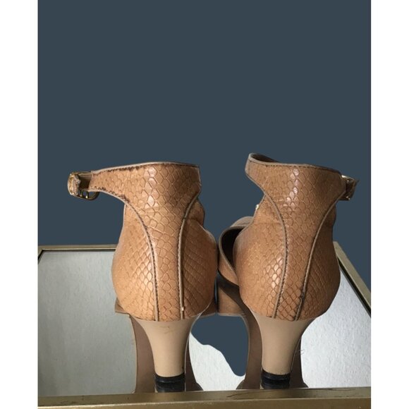 Clarks- Women's Tan Pointed Toe Ankle Strap Heels Size 9 - Picture 4 of 10